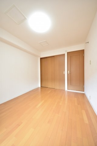 神戸市中央区港島中町３丁目のマンション