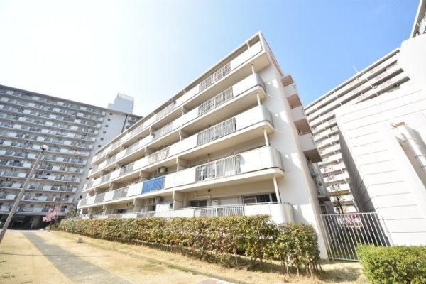 神戸市中央区港島中町3丁目のマンション