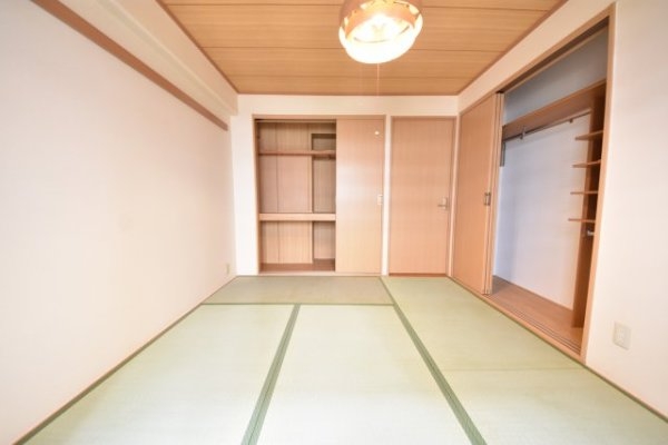 神戸市中央区港島中町３丁目のマンション