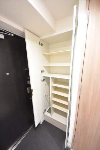 プレサンス三宮セントウエル