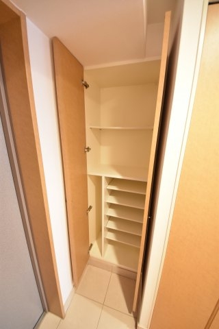 ロイヤルヒル神戸三ノ宮2