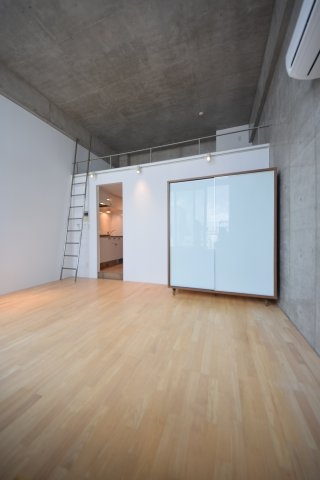 イーストヴィレッジ三宮