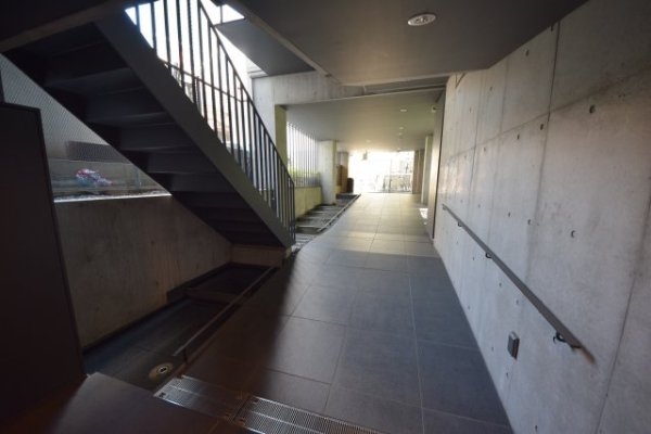 イーストヴィレッジ三宮