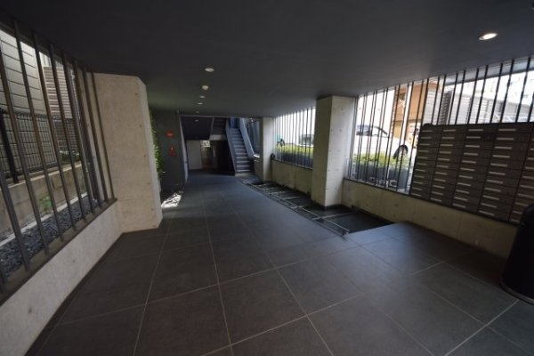 イーストヴィレッジ三宮