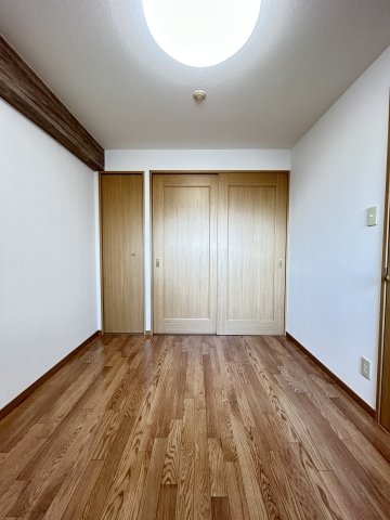 ユニバーサルビル