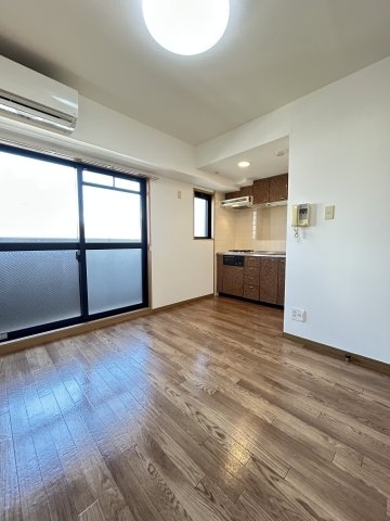 ユニバーサルビル