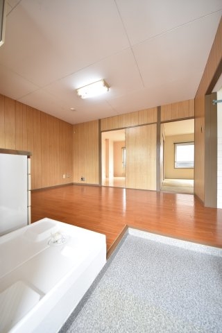 ニュー山手ビル