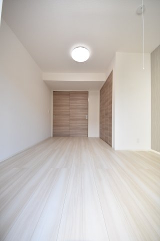 D-room旗塚通