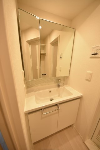 D-room旗塚通