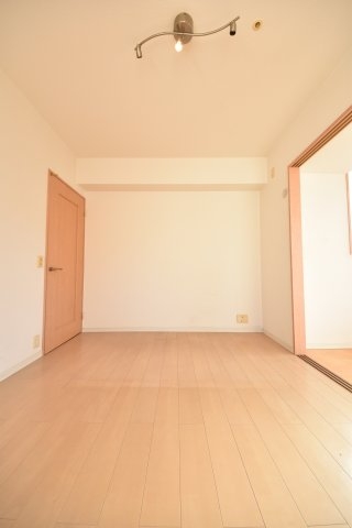 ワコーレ三宮ランドマークシティ