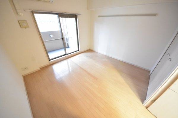 プレサンス三宮花時計前
