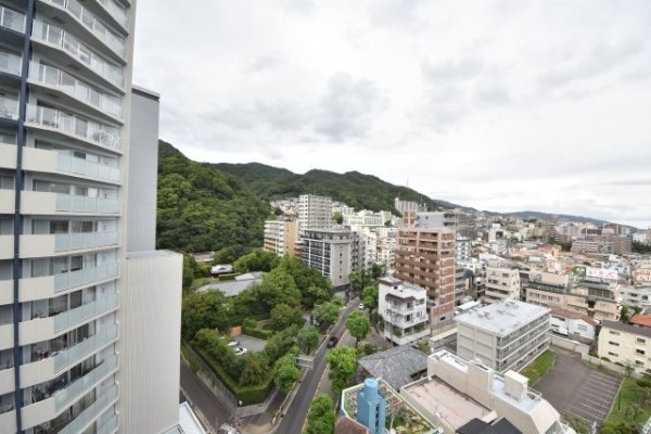 エステムコート新神戸２駅前山手