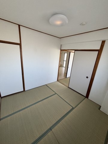 ロイヤル中山手