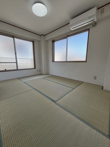 ロイヤル中山手