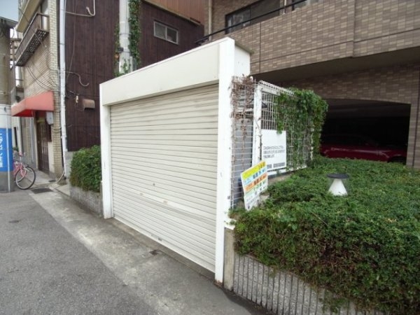 ウエストコート1番館
