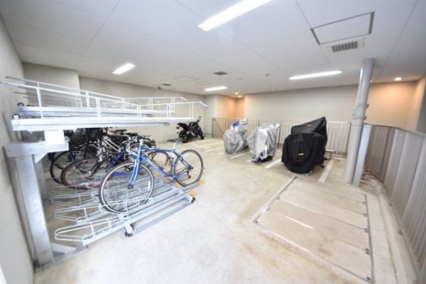 プレサンスジェネ新神戸ステーションフロント