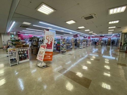 三谷川ビル(ザ・ダイソー六甲道一番街店)