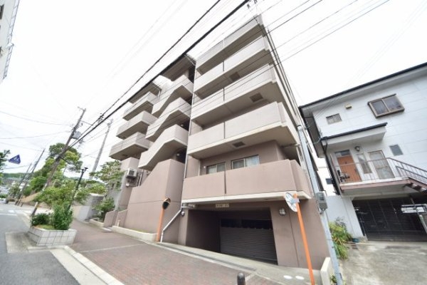 神戸中山手ハウス