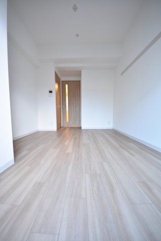 プレサンスみなと元町駅前