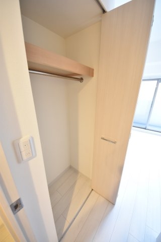 プレサンスみなと元町駅前