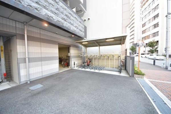 プレサンスみなと元町駅前