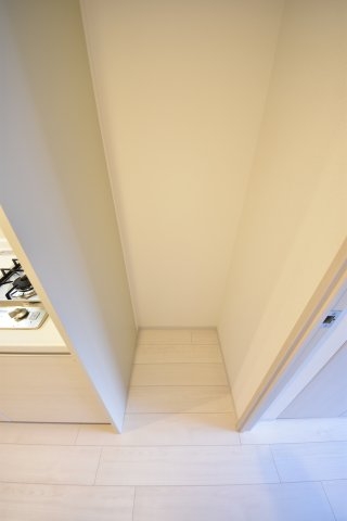 プレサンスみなと元町駅前