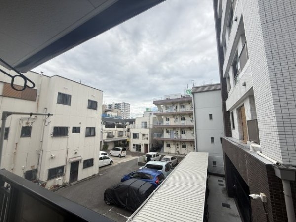 アゼリアハウス