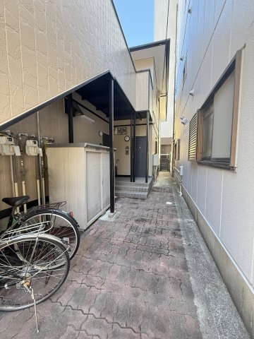 アゼリアハウス