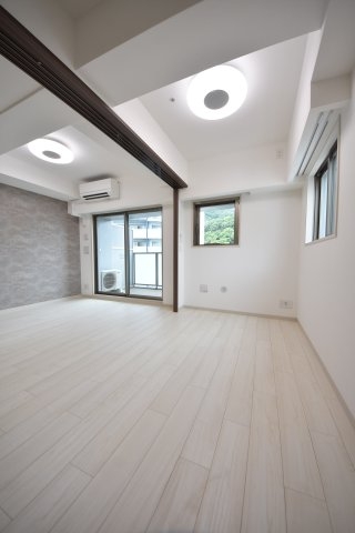 エステムコート新神戸２駅前山手