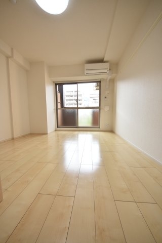 モンマール三宮