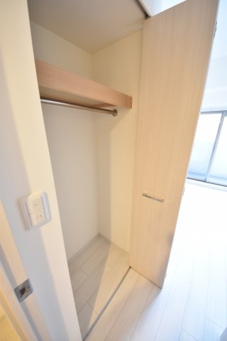 プレサンスみなと元町駅前