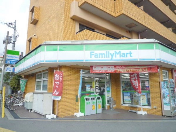 ラ・ペール一番館(ファミリーマート三国本町二丁目店)