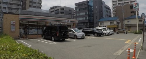 ラ・フィーネ江坂(セブンイレブン吹田垂水町3丁目店)