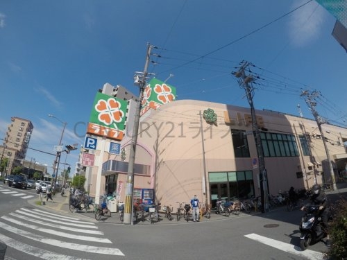 足立ビル(ライフ吹田泉町店)