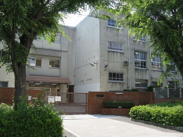 エムロード新大阪(大阪市立淡路中学校)