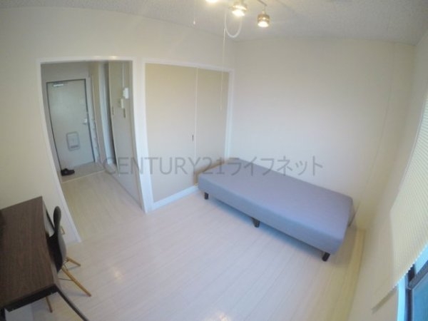 thehouseesakaEAST