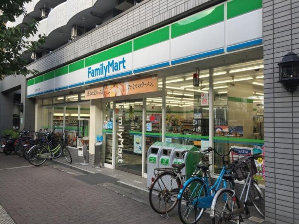 グリーンハイツ2(ファミリーマート東三国六丁目店)