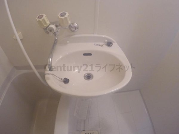 ロイヤルハイツ西淡路パート2
