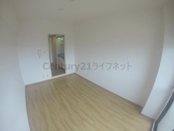 ロイヤルハイツ西淡路パート2