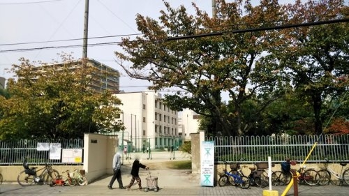 アローフィールズ壱番館(大阪市立中津小学校)