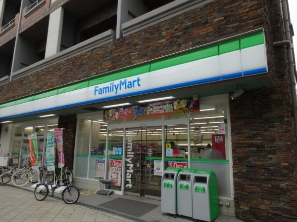 イノセント堂山(ファミリーマート中崎南店)