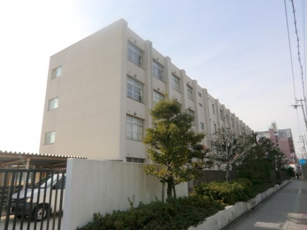 大阪市淀川区十三本町２丁目のマンション(大阪市立新北野中学校)