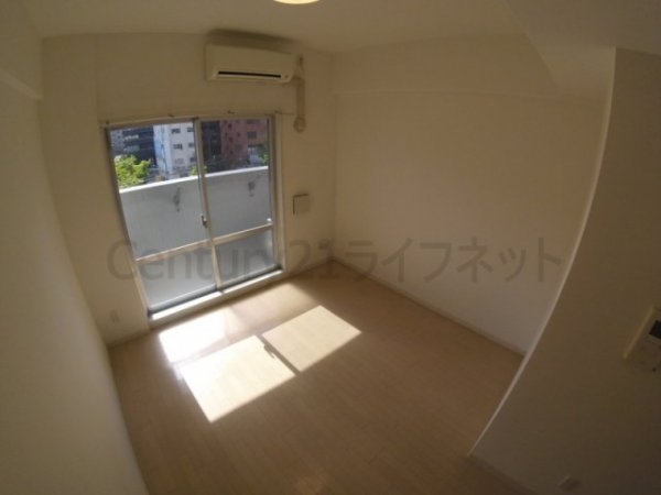 SWISS梅田東