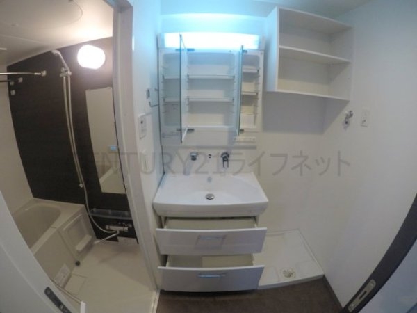 江坂プライマリーワン
