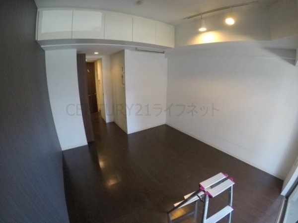 セレニテ江坂四番館