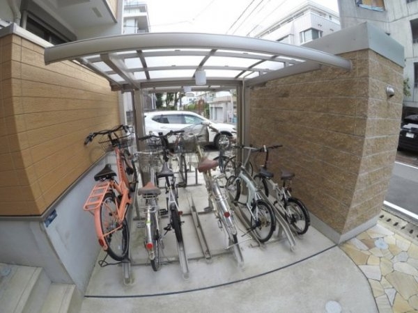 吹田市江坂町５丁目のアパート