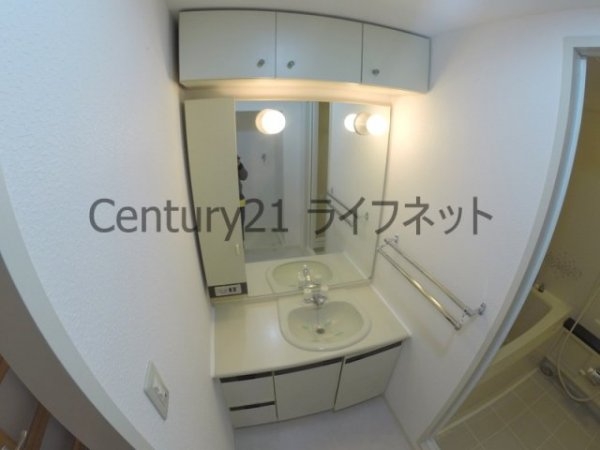 ファミールハイツ北大阪5号棟1番館