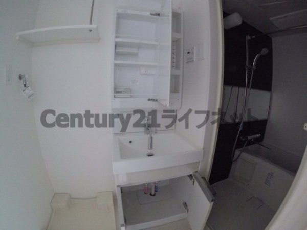 大阪市淀川区十三東３丁目のマンション