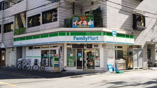 クリスタルグランツ梅田2(ファミリーマート西天満店)