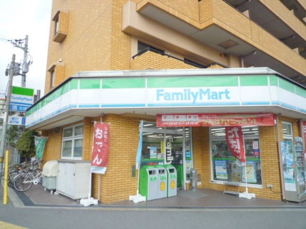 ラグゼ新大阪4(ファミリーマート三国本町二丁目店)